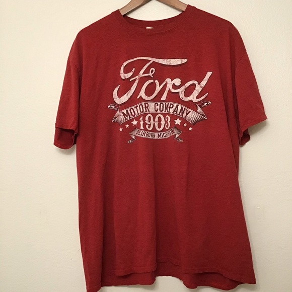 Gildan Other - FORD Men’s Graphic Red short sleeve XL